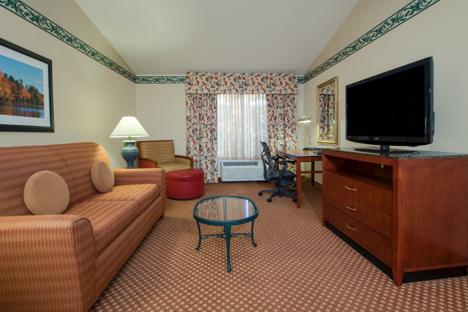 Hotels Elko Nv Shuttershotel Suite Livingarea